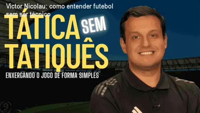 Victor Nicolau da Costa autor do curso Tática Sem Tatiquês sorrindo com fundo de campo de futebol