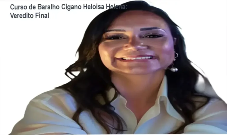 Estudante praticando leitura de Baralho Cigano com o método de Heloisa Helena