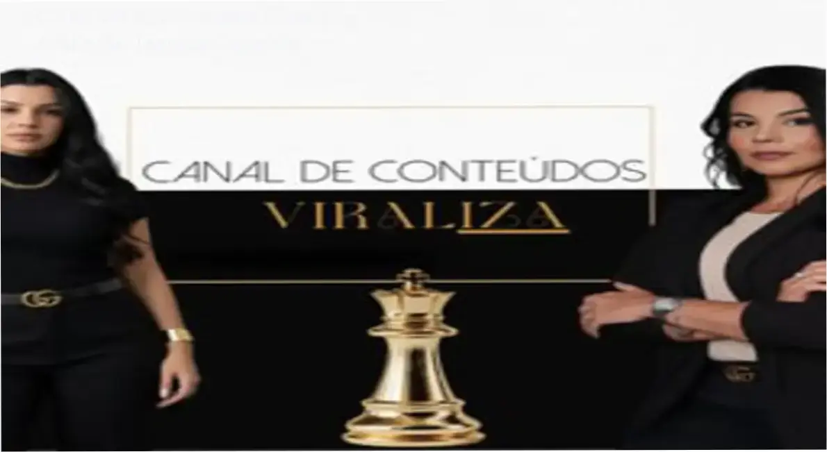 Mulher empreendedora utilizando smartphone para criar conteúdo estratégico para redes sociais