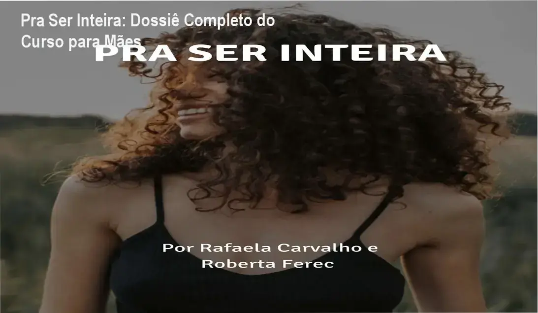Mulher sorridente buscando equilíbrio entre maternidade e autoconhecimento em ambiente acolhedor