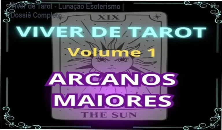 Mesa com baralho de Tarot aberto simbolizando o aprendizado dos Arcanos Maiores